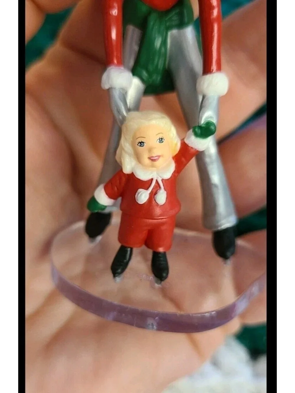 Hallmark Keepsake Ornament Barbie and Kelly on The Ice 2001